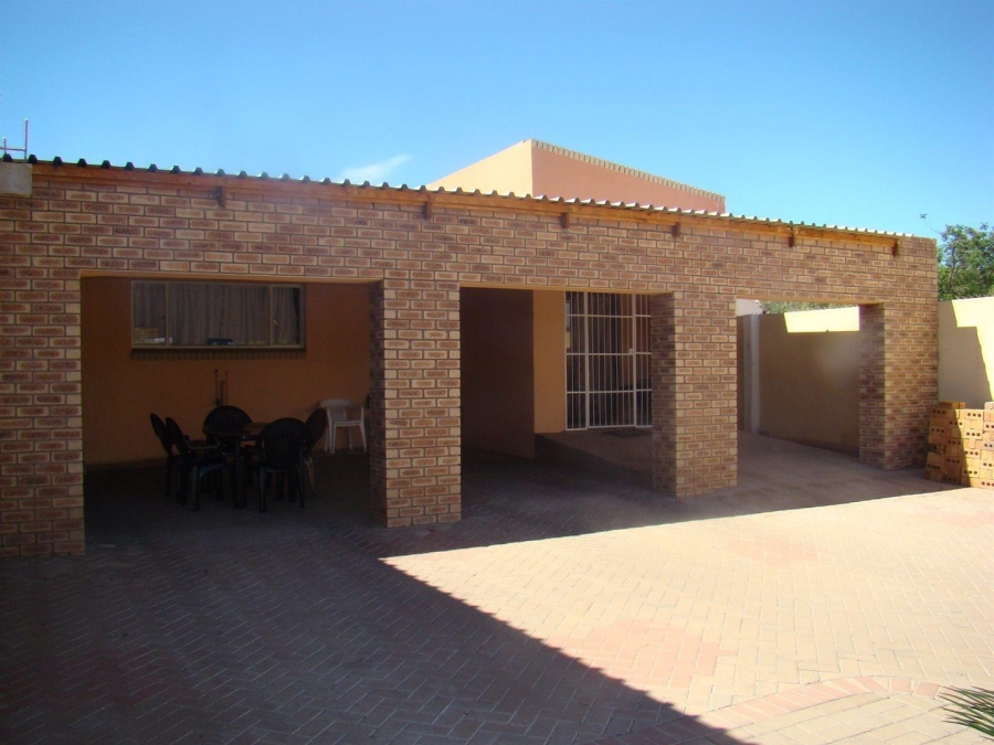 4 Bedroom Property for Sale in Keimoes Northern Cape